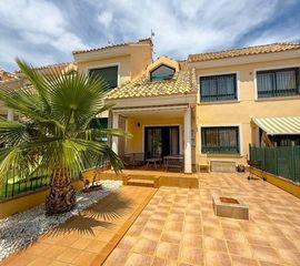 Casa adossada a Lomas de Campoamor - Las Ramblas. Dúplex adosado exclusivo en orihuela costa con jardín y piscina