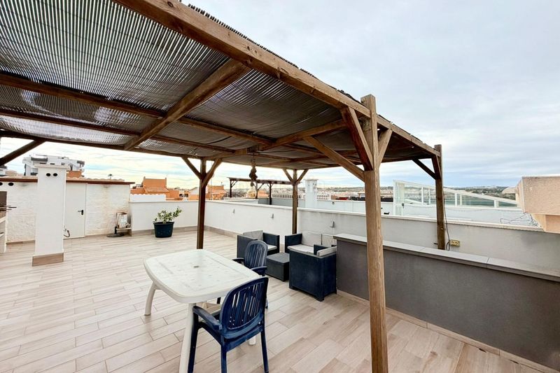 Foto a8902936-424b-4e4c-8309-5f7cbf87b0a4. Casa a La Florida Orihuela