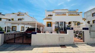 Maison à Los Balcones y los Altos. Casa quad con vistas panorámicas al mar en los altos  orihuela c