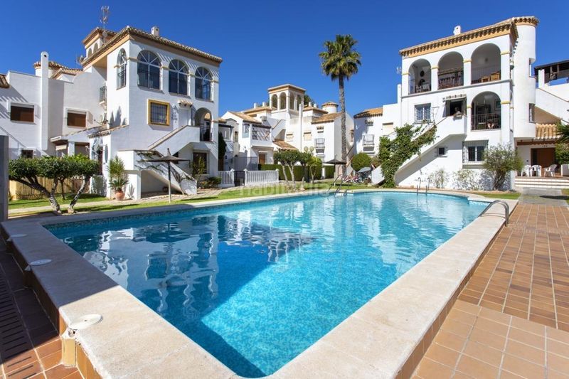 Foto 3e76817e-76a0-45bd-97f8-789846eade1d. Casa amb aparcament a Playa Flamenca Orihuela
