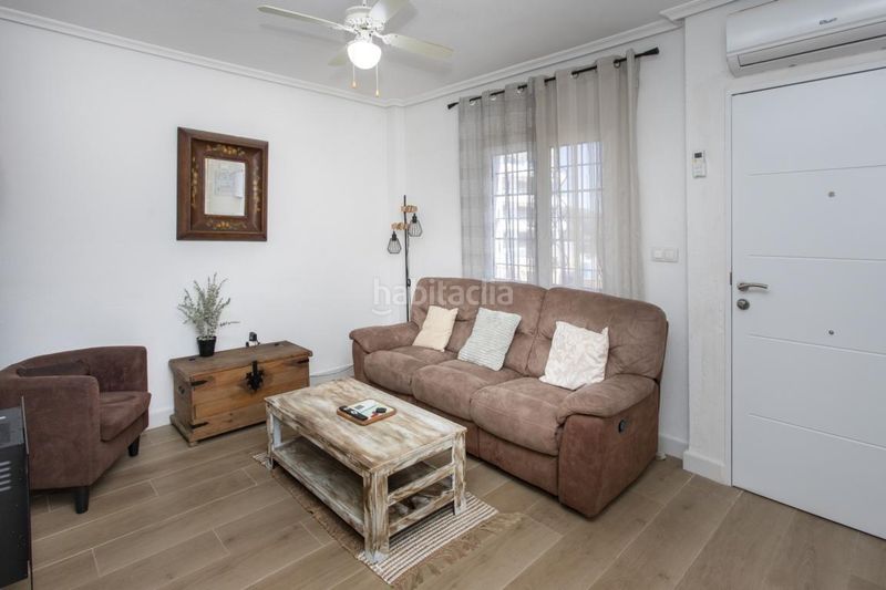 Foto df6a8b65-f62f-49af-a5e5-4070a1d33418. Casa amb aparcament a Playa Flamenca Orihuela