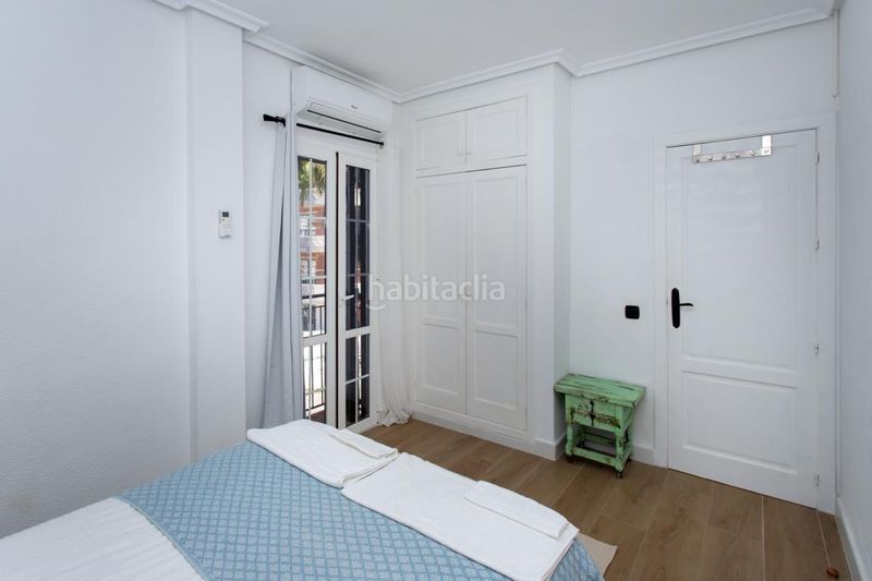 Foto e9aef111-e2af-4bb2-b19d-274545df960d. Casa amb aparcament a Playa Flamenca Orihuela