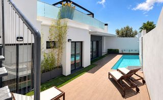 Chalet in Lomas de Cabo Roig - Los Dolses. Villa independiente con piscina privada y solárium  lomas de cab