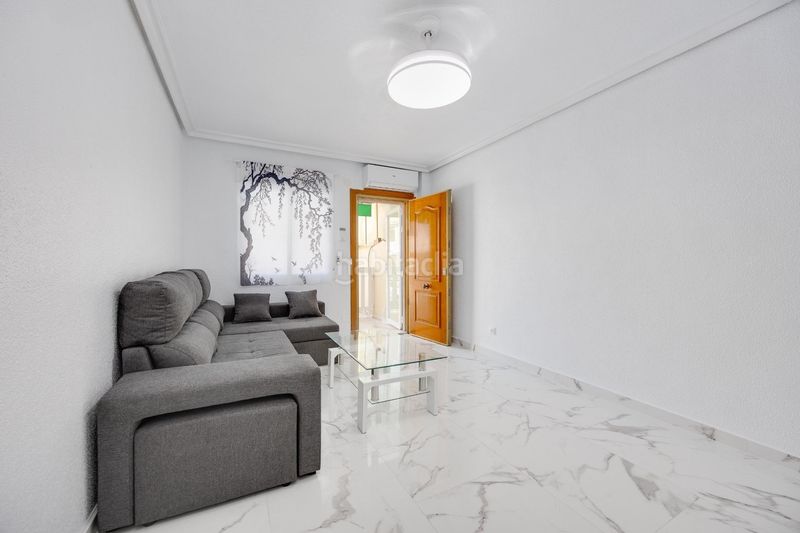 Foto aff07522-80e8-4852-8438-7e0ecc9e188d. Casa a El Acequión Torrevieja