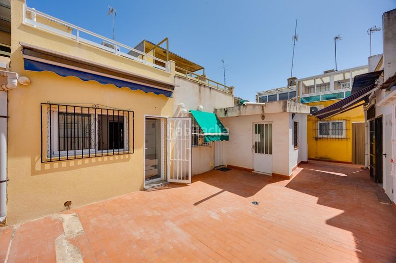 Foto d633e029-2e4f-4c4b-9ba1-f39d52a27930. Casa a El Acequión Torrevieja