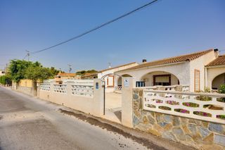 Chalet à Lomas de Cabo Roig - Los Dolses. Villa adosada con gran potencial  montezenia  orihuela costa