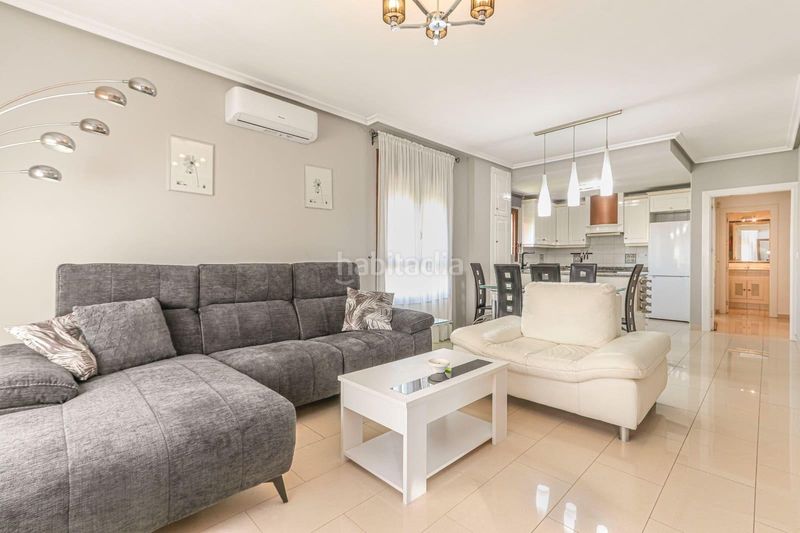 Foto 2a1ee279-3305-4116-87f8-a2c6b0c88bf2. Apartament a Los Almendros Orihuela