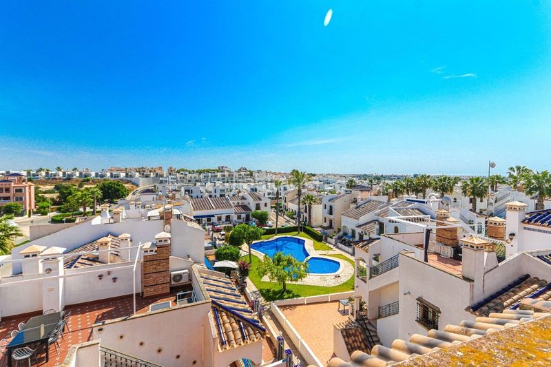 Foto f40fe700-ec4d-4503-acda-581ef43ce982. Apartament a Los Almendros Orihuela