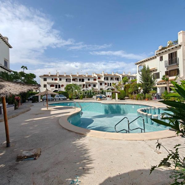 Foto a19fc8e2-4553-4fad-9615-173a9fd20b35. Casa a Cabo Roig Orihuela