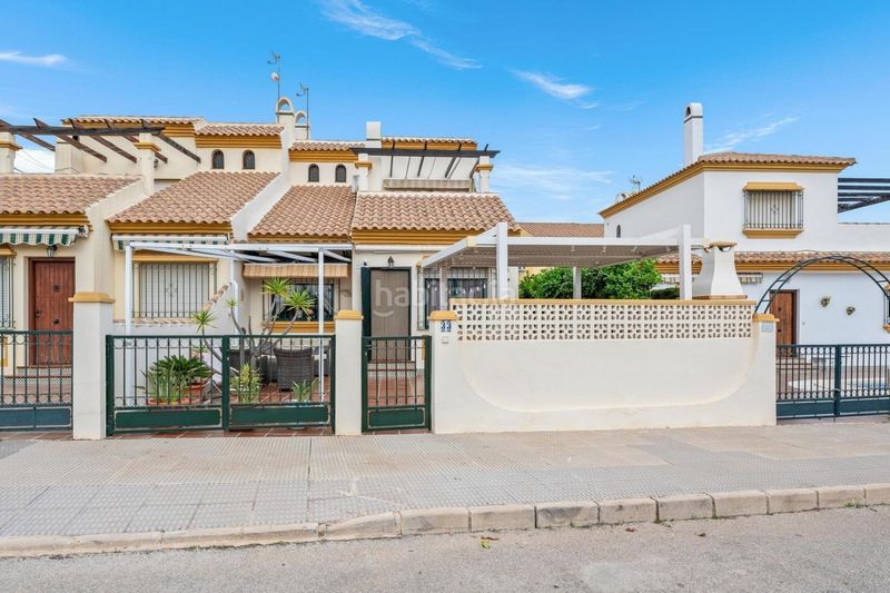 Foto ed7bc0ab-8541-44d0-9bdf-3b43660ba36c. Casa a La Zenia Orihuela