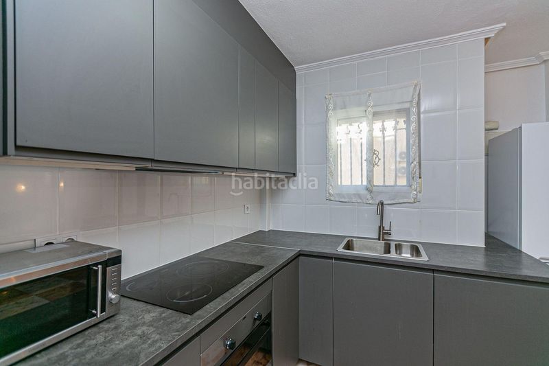 Foto 2760b241-d6a9-4c60-b427-f58335a17a4f. Casa amb aparcament a Playa Flamenca Orihuela