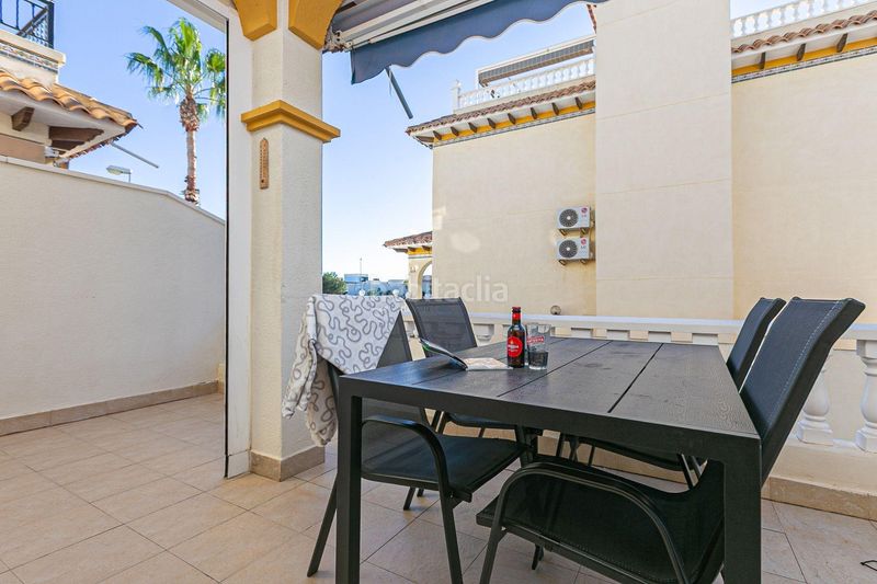 Foto 4cd499bd-6ce4-4ee9-9049-5fbe5c9f5bda. Casa amb aparcament a Playa Flamenca Orihuela