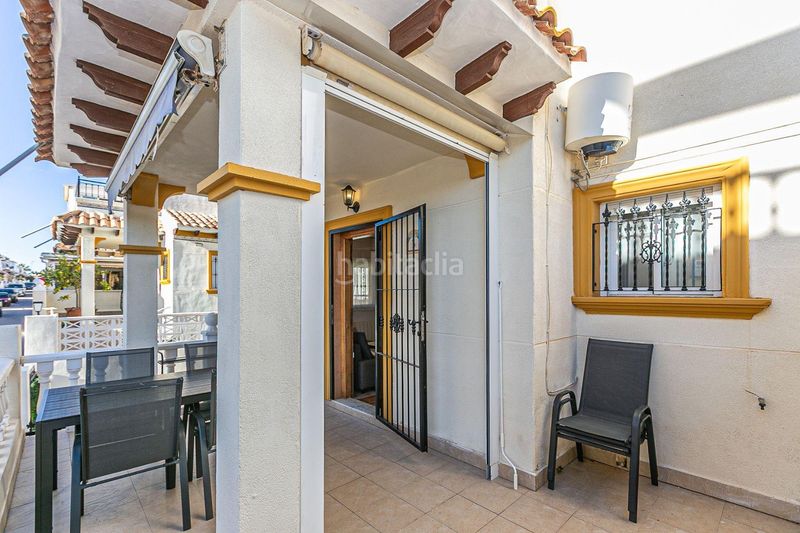 Foto 559c4559-6950-4c74-bbd0-accc7e2ebd6e. Casa amb aparcament a Playa Flamenca Orihuela