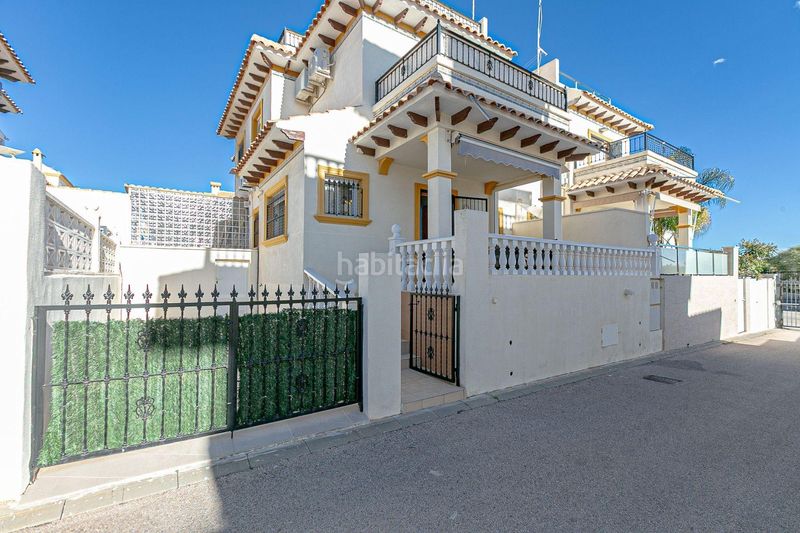 Foto 8139c659-d545-4015-84ea-c06be289e6f2. Casa amb aparcament a Playa Flamenca Orihuela