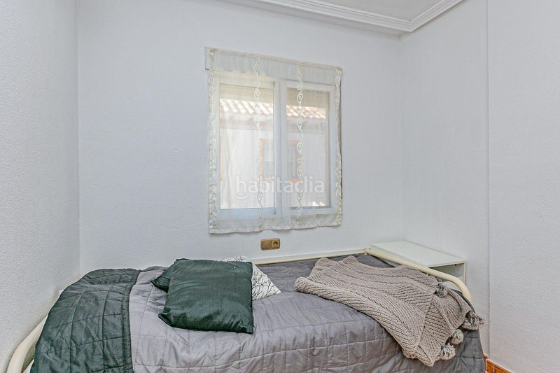 Foto 9d8a8cc3-9d4c-4946-a499-f2d3b14c801d. Casa amb aparcament a Playa Flamenca Orihuela