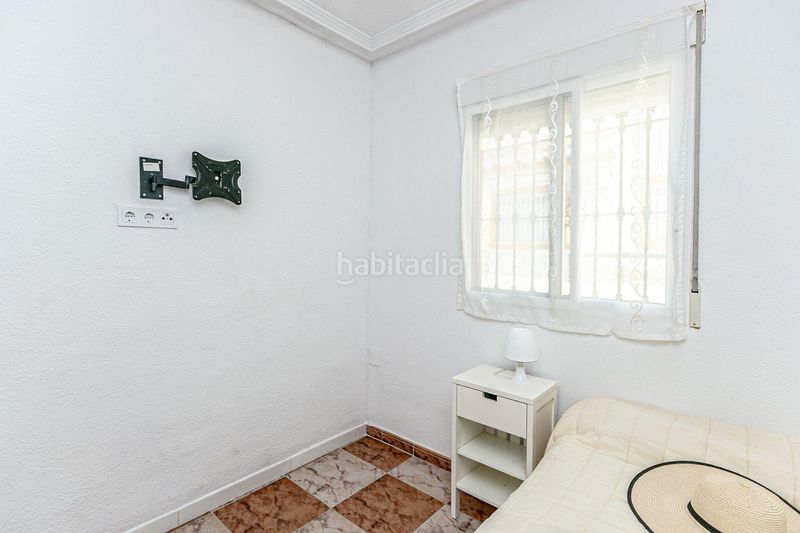 Foto b72854c0-c346-47b6-993a-af1ae630cba0. Casa amb aparcament a Playa Flamenca Orihuela