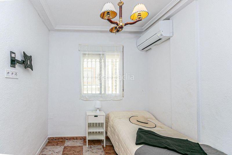 Foto c650ce61-ecf9-4d23-af39-920cc6922dda. Casa amb aparcament a Playa Flamenca Orihuela