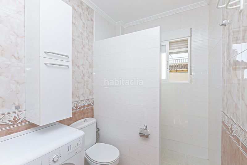 Foto f8fdca73-55fa-48ea-a46a-85ad47b5023f. Casa amb aparcament a Playa Flamenca Orihuela
