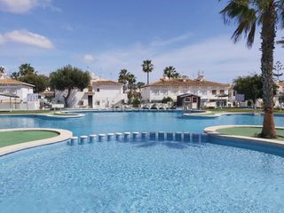 Duplex in Los Balcones-Los Altos. Bungalow esquinero en lago jardín, torrevieja