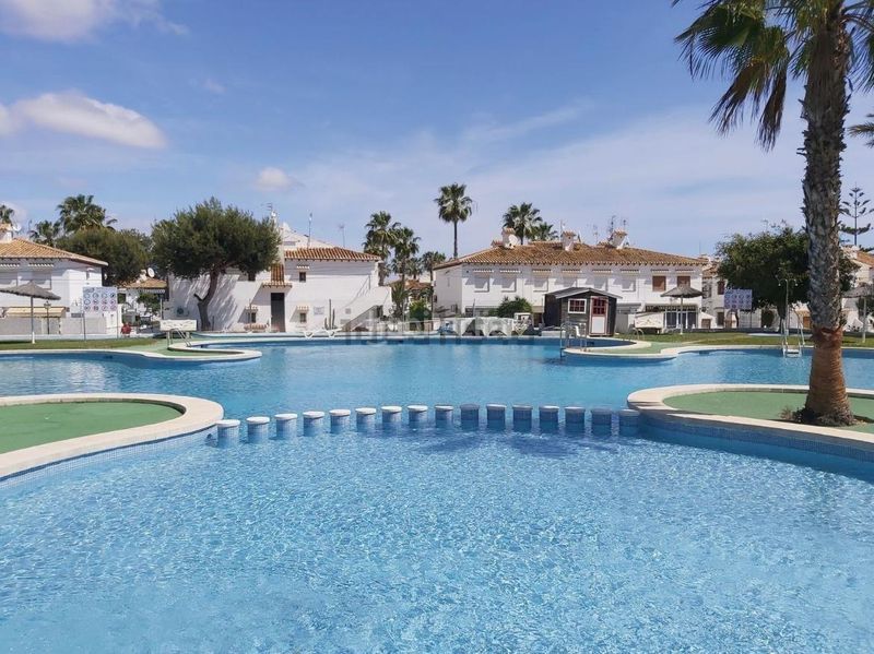 Foto e7f31d1d-fcfc-4c3d-b48b-95cfbee27520. Dúplex amb piscina a Los Balcones-Los Altos Torrevieja