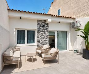 Casa a Zona Carrefour - Urbanizaciones. Casa totalmente renovada con espacio exterior privado torrevieja