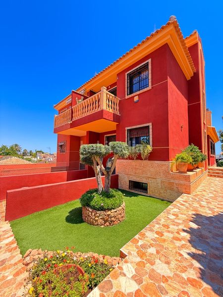 Foto 72cd38e4-9261-4604-8cc3-1cfebb9c57ea. Chalet con parcheggio in Los Balcones-Los Altos Torrevieja