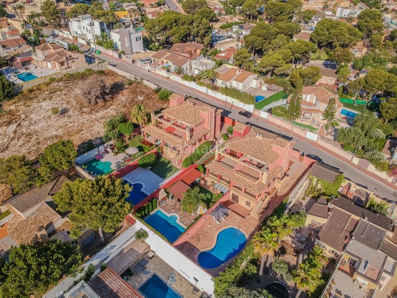 Foto 7507225c-ec11-4326-b8f4-76443349aaa0. Chalet con parcheggio in Los Balcones-Los Altos Torrevieja