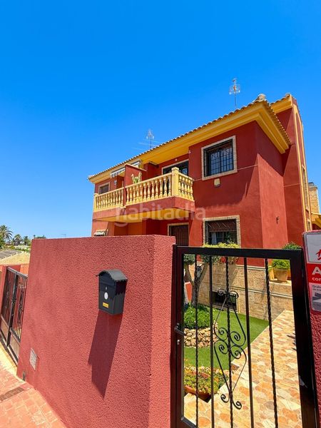 Foto 83c803d2-4f62-4fdc-b307-dc9cb9122ba5. Chalet con parcheggio in Los Balcones-Los Altos Torrevieja