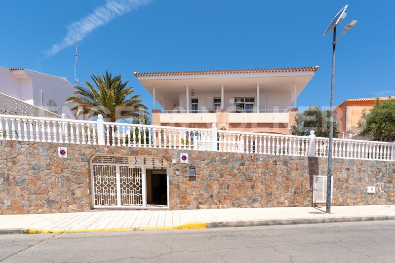 Foto fdf6ef26-b556-4f26-8f81-8942a76c8163. Casa amb calefacció aparcament piscina a Arguineguín Mogán