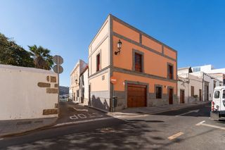 Reihenhaus  Calle conde de la vega grande. Exclusiva casa señorial en el corazón histórico de san juan, tel
