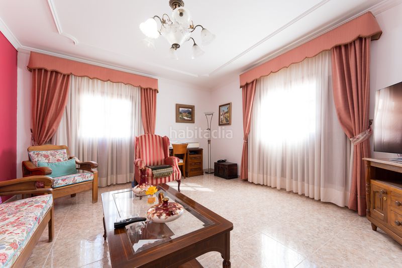 Foto 4d030bec-3931-44d4-8034-9a18388223ca. Casa adossada amb calefacció aparcament a San Juan Telde