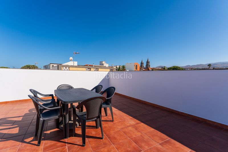 Foto 996851a1-f025-4378-899f-cbc16325b4fb. Casa adossada amb calefacció aparcament a San Juan Telde