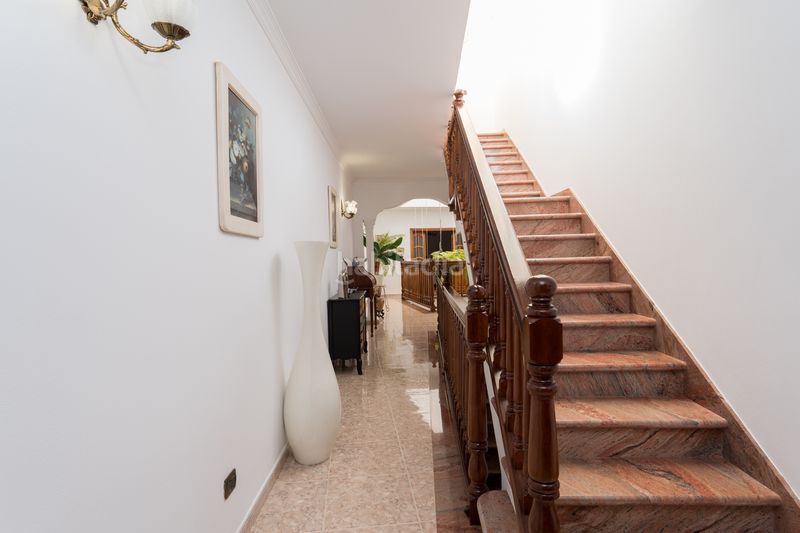 Foto a3152bef-1902-4fbd-8913-59bdbb931527. Casa adossada amb calefacció aparcament a San Juan Telde