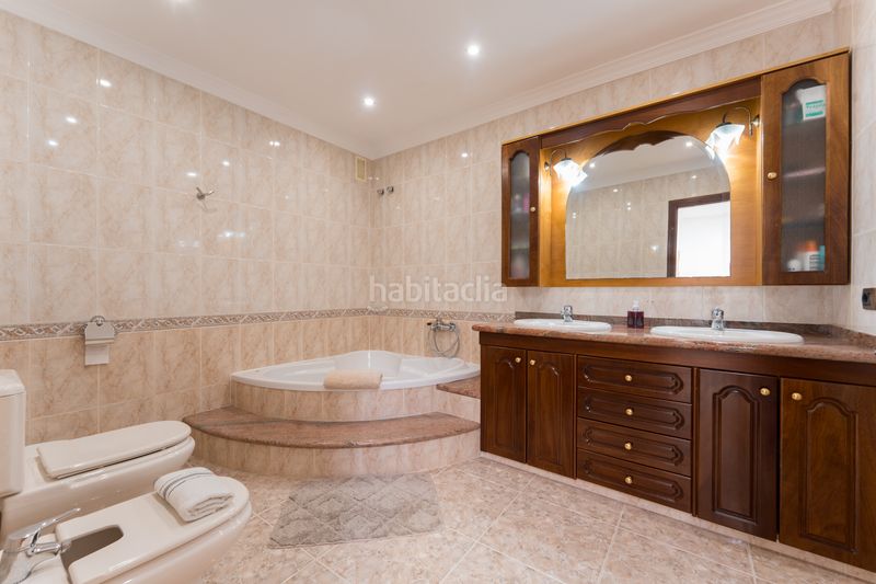 Foto b5008f8b-3866-45f4-b3ec-b5eb33b49206. Casa adossada amb calefacció aparcament a San Juan Telde