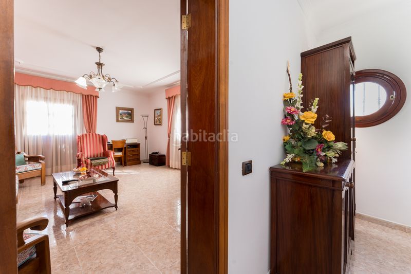 Foto d328030c-ac55-4bcf-b52a-6454b5e33c3c. Casa adossada amb calefacció aparcament a San Juan Telde