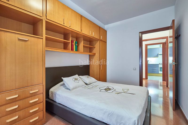 Foto 19bf1c1c-8959-4021-a7eb-a977d3079bd1. Piso vive a pie: luz, terraza y vida en el corazón de la ciudad. en Barcelona