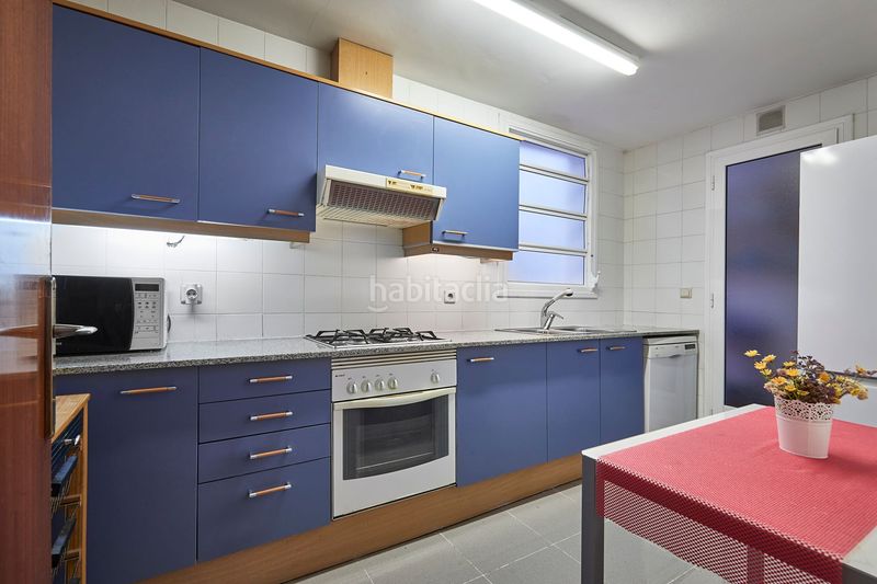 Foto 46c16e9f-e99b-491a-a241-35f18216a775. Piso vive a pie: luz, terraza y vida en el corazón de la ciudad. en Barcelona