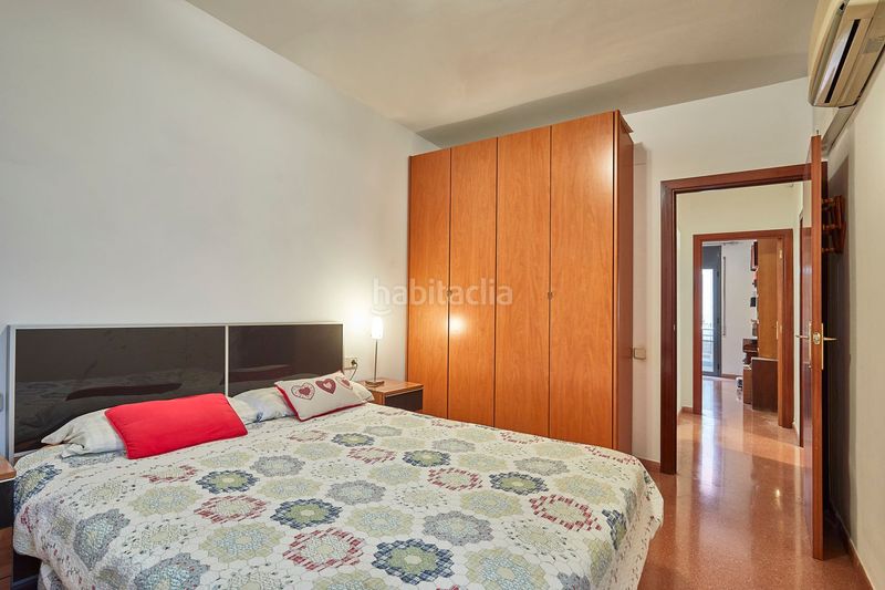 Foto 7d70c8ce-c1de-40d7-b069-af8b91c690fd. Piso vive a pie: luz, terraza y vida en el corazón de la ciudad. en Barcelona