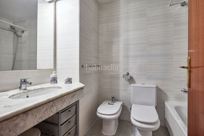 Foto cebb93fa-2e65-44d4-84a4-2843b5b98c53. Piso vive a pie: luz, terraza y vida en el corazón de la ciudad. en Barcelona