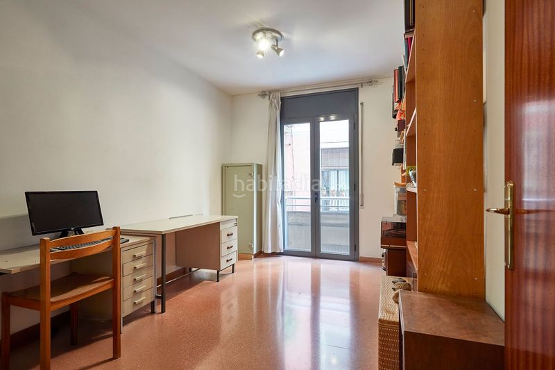 Foto da7af0c2-f9e4-461b-a2d6-3472990b0216. Piso vive a pie: luz, terraza y vida en el corazón de la ciudad. en Barcelona