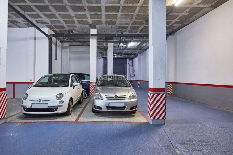 Foto de8d4254-ace7-4ed0-9a27-b6bd6cf8ba0e. Piso vive a pie: luz, terraza y vida en el corazón de la ciudad. en Barcelona