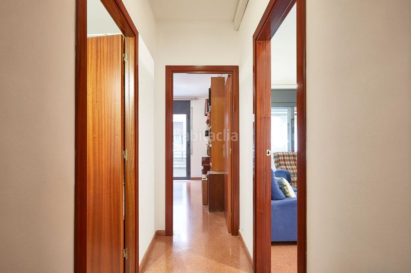 Foto f6f133a9-5666-4019-8c15-5e86910552d4. Piso vive a pie: luz, terraza y vida en el corazón de la ciudad. en Barcelona