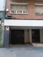 Car parking in Carrer de p�dua 94. 2 plazas de aparcamiento en venta.