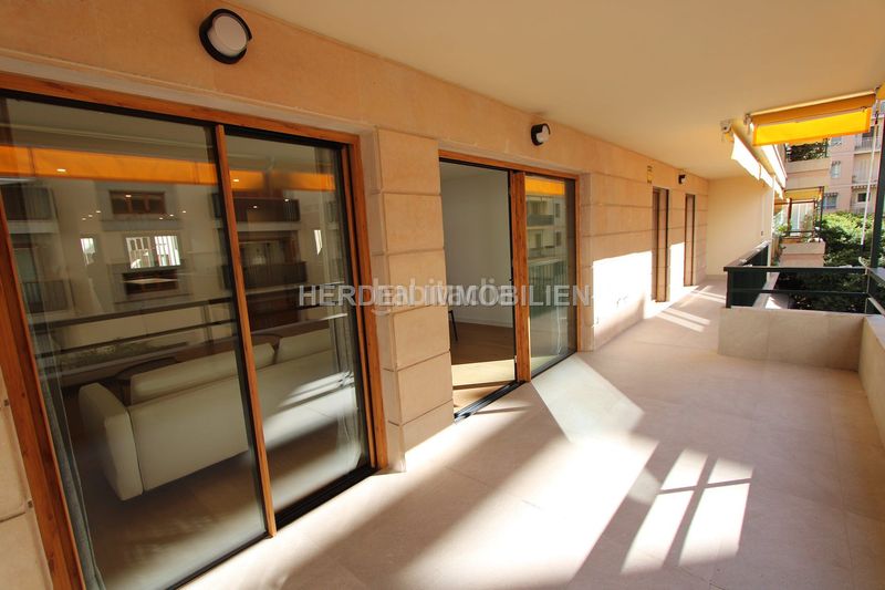 Foto 673c2208-ebbd-4d1e-b2be-63c99f77c7dc. Pis amb calefacció aparcament a Jaume III Palma de Mallorca