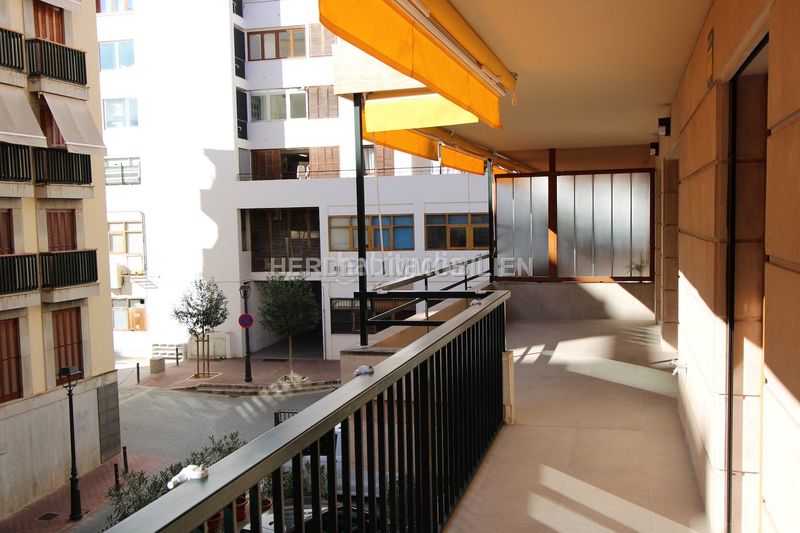 Foto da256acc-a5af-43bc-83bc-d463deb3325f. Pis amb calefacció aparcament a Jaume III Palma de Mallorca