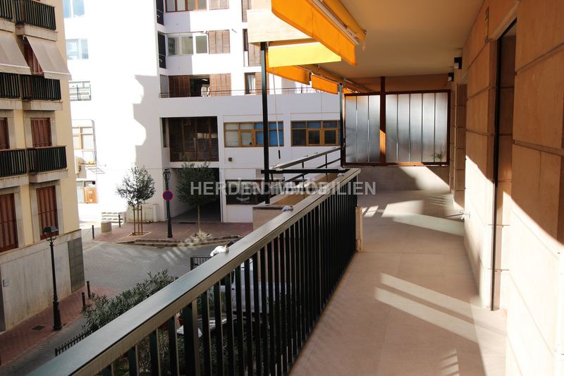 Foto fbc244ec-b5c9-45fa-978b-3748cab86933. Pis amb calefacció aparcament a Jaume III Palma de Mallorca