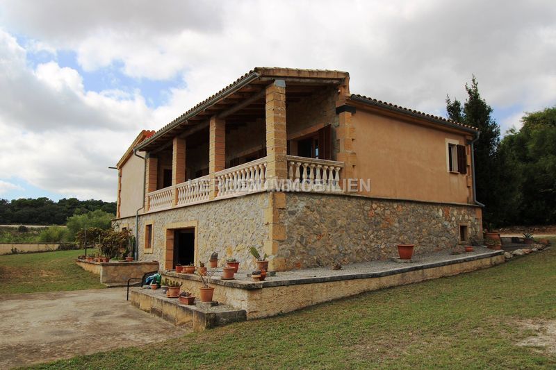 Foto c6b02541-4b36-4cd9-ae9f-a58e9c70f737. Casa amb calefacció aparcament a Manacor centre Manacor