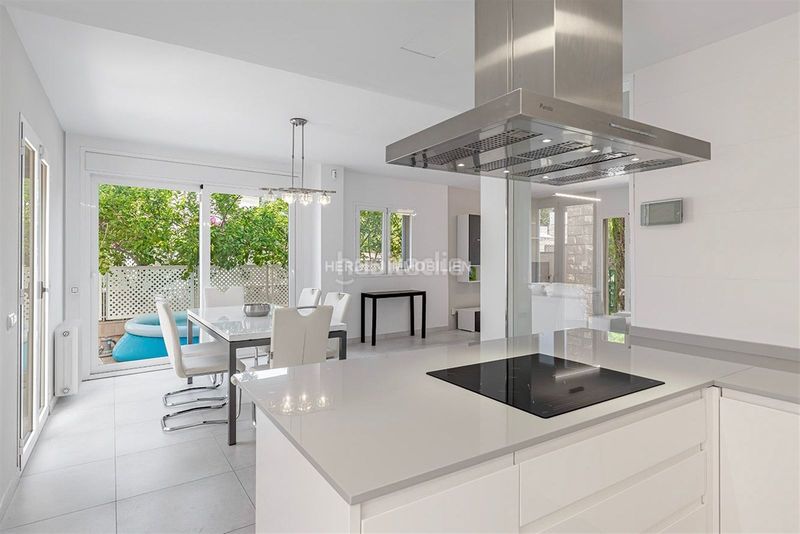 Foto 22eb21d8-e6b7-4cf4-a00a-b8e035f65615. Casa amb calefacció aparcament a La Llotja-Born Palma de Mallorca