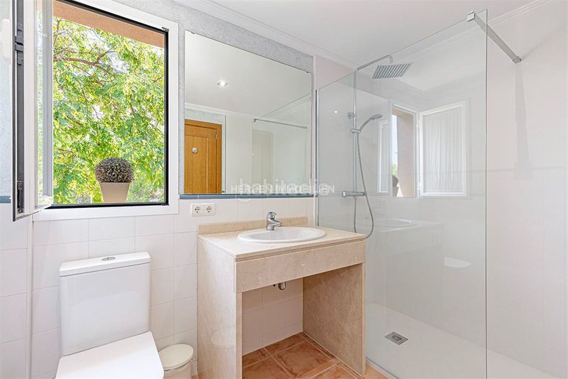 Foto 243a669c-8d5e-4f4d-b3da-249233697fac. Casa amb calefacció aparcament a La Llotja-Born Palma de Mallorca