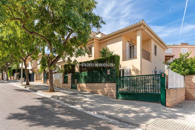 Foto 7a7d3885-9fb9-4621-a2f8-223d6f71f5cb. Casa amb calefacció aparcament a La Llotja-Born Palma de Mallorca